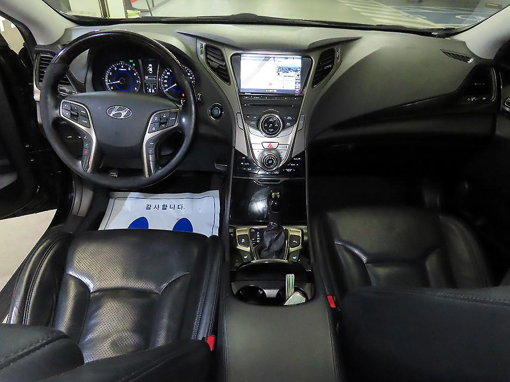 HYUNDAI Grandeur - Vista 11