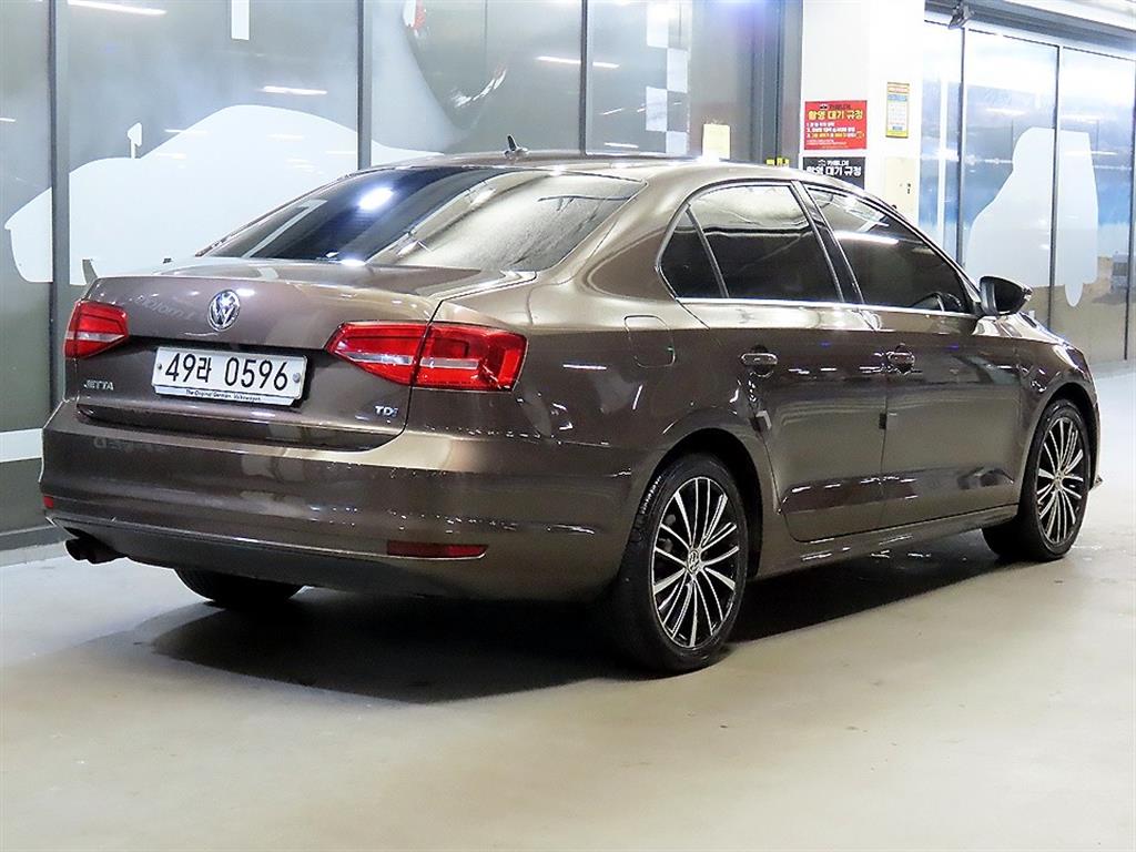 Volkswagen Jetta - Vista 4