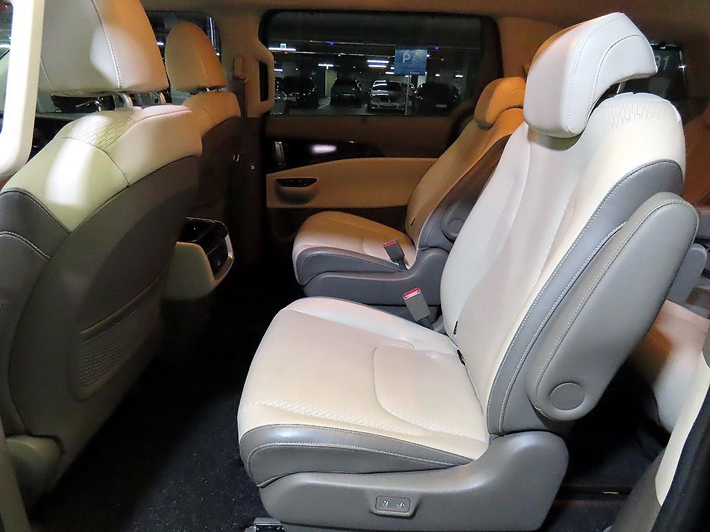 KIA Carnival - Vista 7
