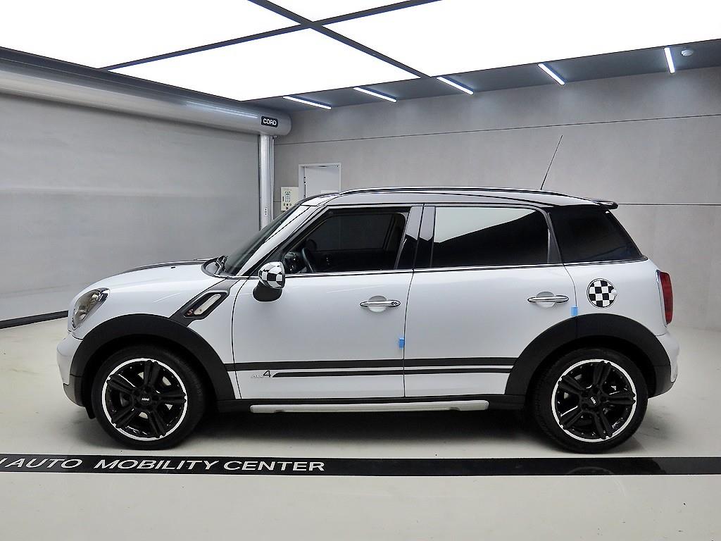 Mini Countryman - Vista 4