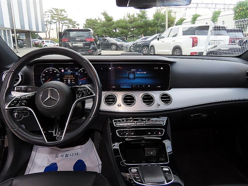 Mercedes Benz E class - Vista 7