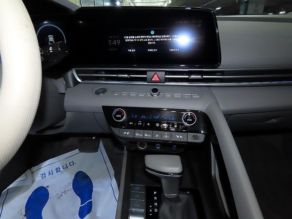 HYUNDAI Avante - Vista 11