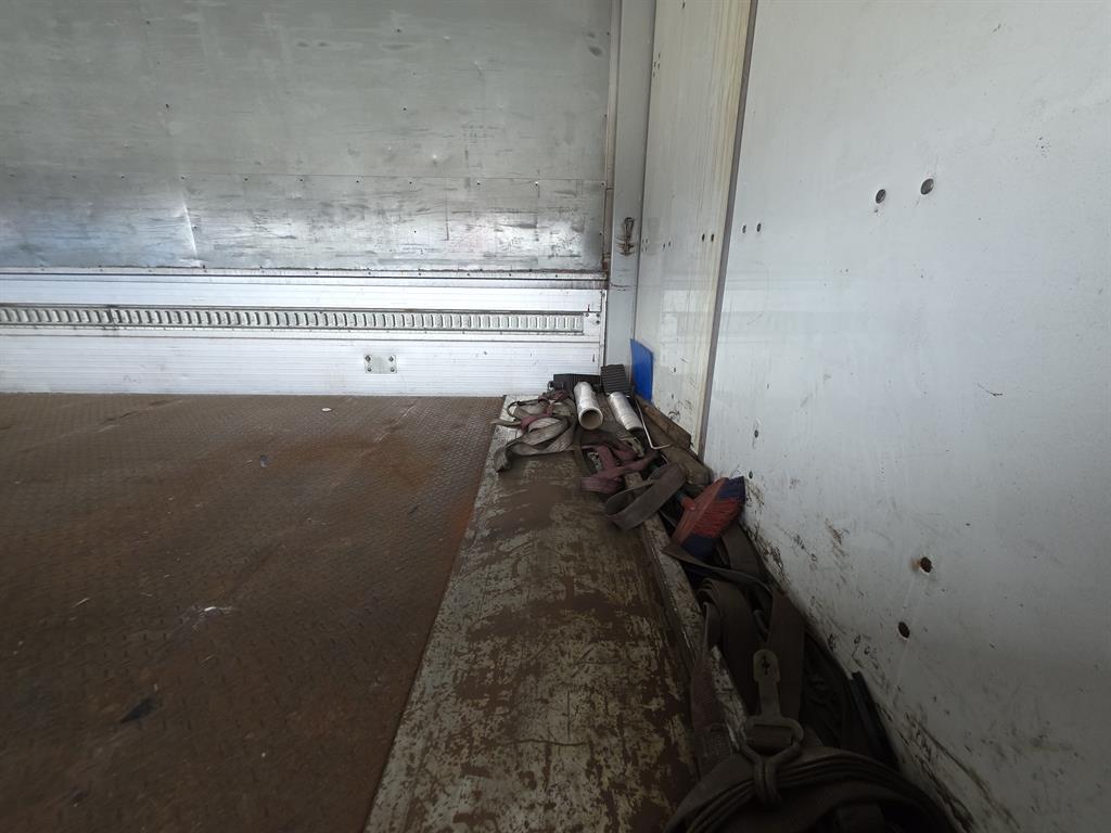 medium and large cargo truck 2012 Blanco - Importación desde Corea - HF Imports Iquique - Foto 14