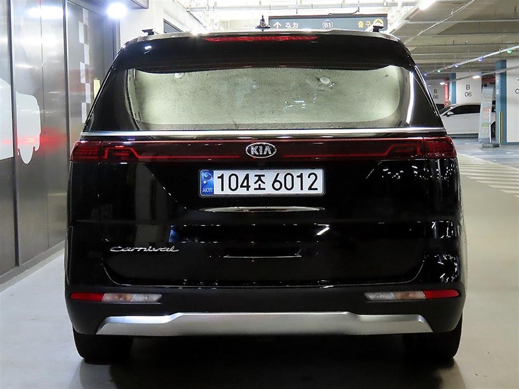KIA Carnival - Vista 5