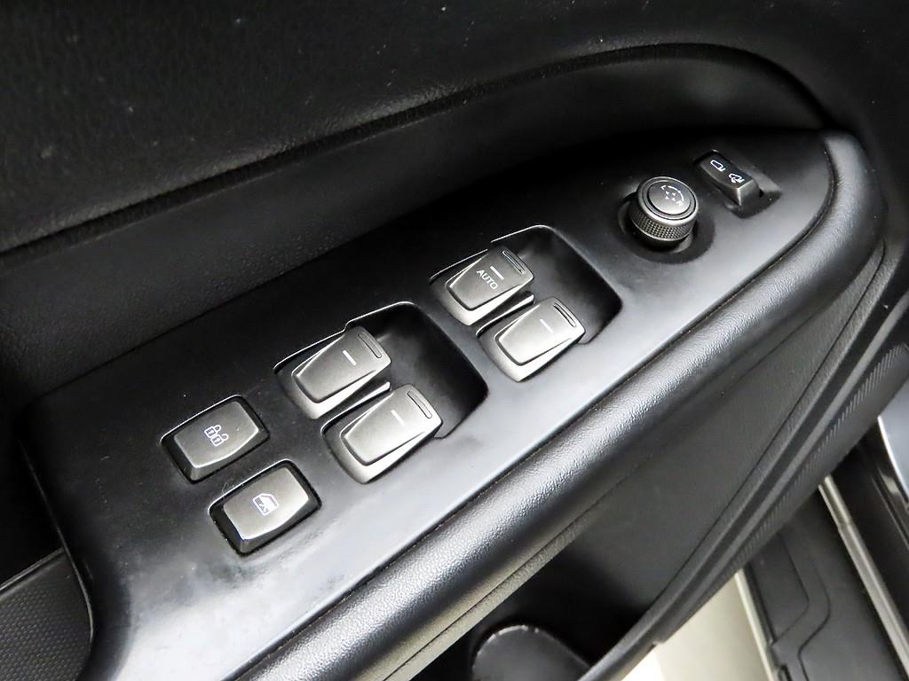 Ssangyong Rexton - Vista 10