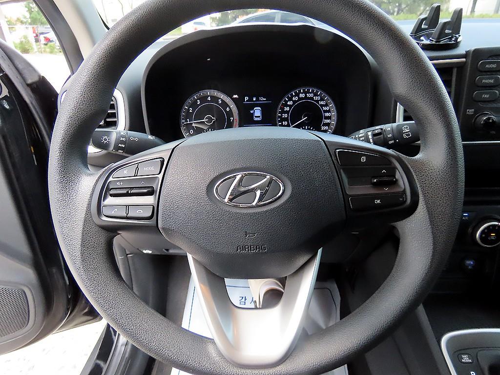 HYUNDAI Venue - Vista 8