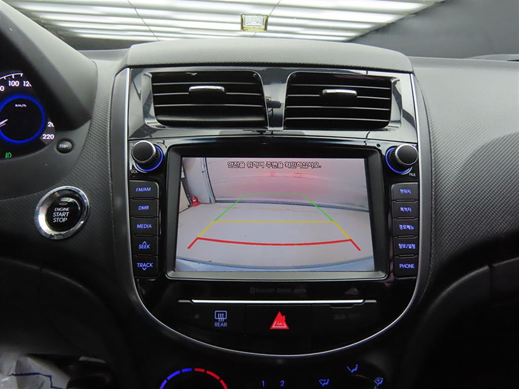 HYUNDAI Accent 2016 Gris - Importación desde Corea - HF Imports Iquique - Foto 17