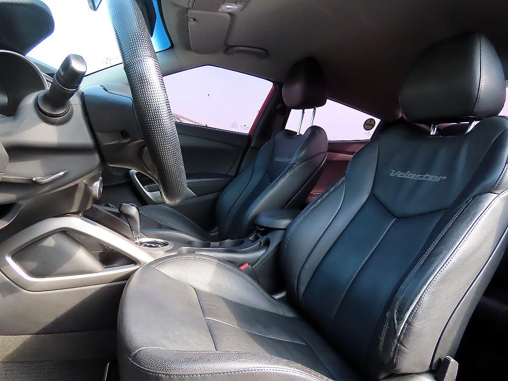 HYUNDAI Veloster - Vista 5