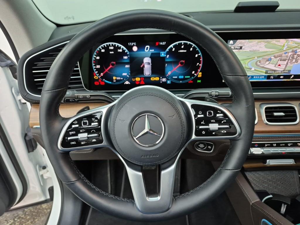 Mercedes Benz GLE Class - Vista 9