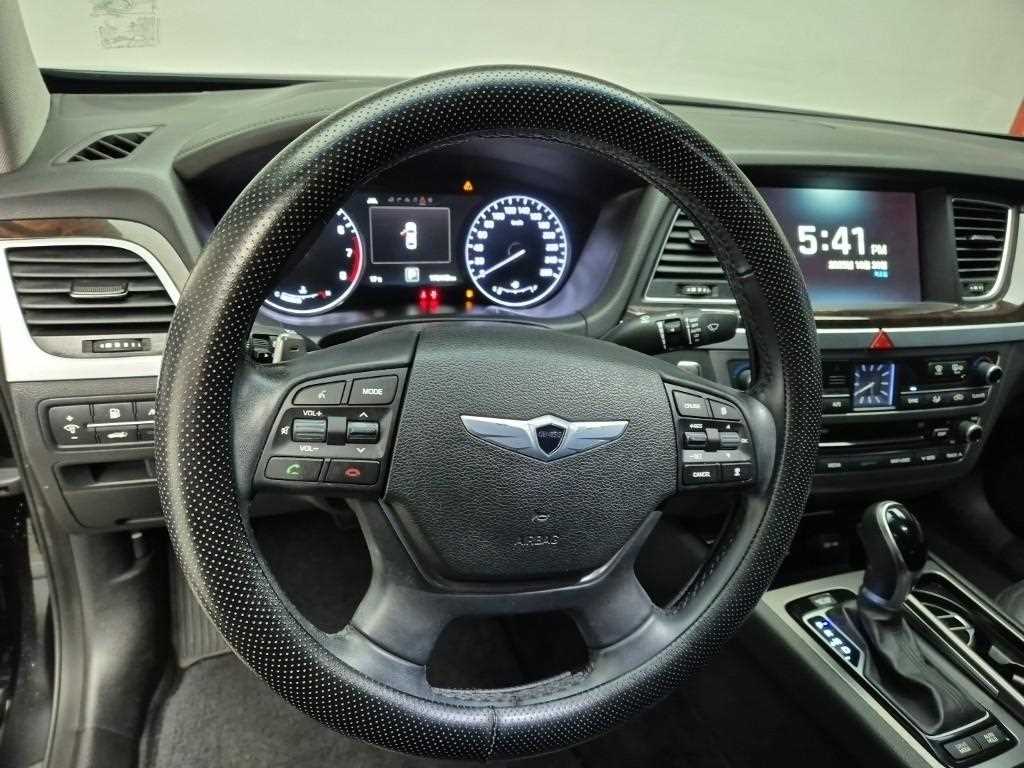 HYUNDAI Genesis - Vista 9