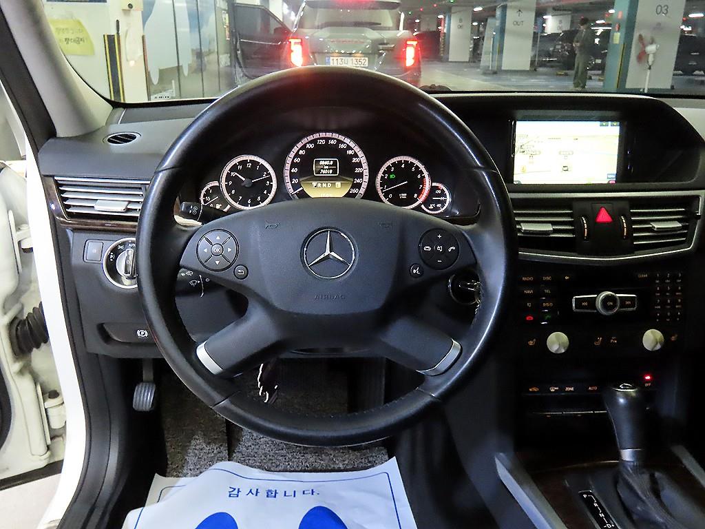 Mercedes Benz E class - Vista 8