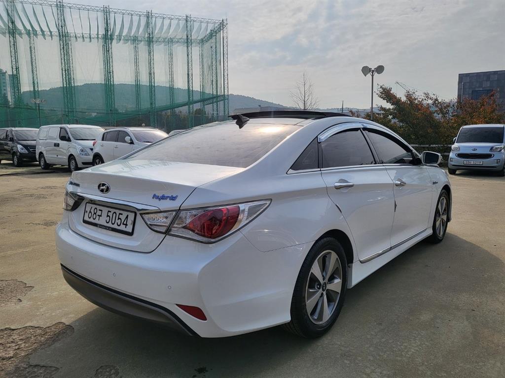 HYUNDAI Sonata - Vista 4