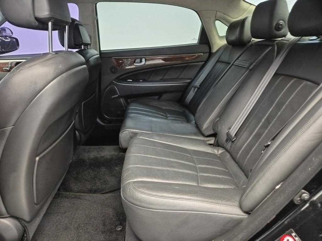 HYUNDAI Equus - Vista 12