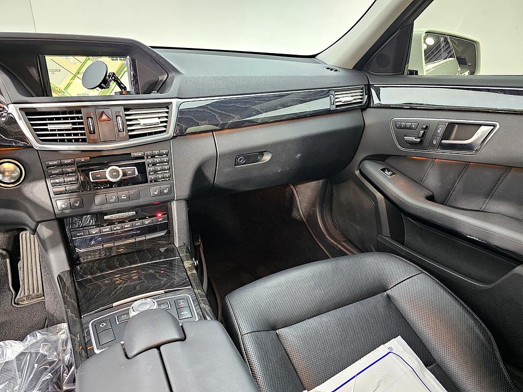 Mercedes Benz E class - Vista 10