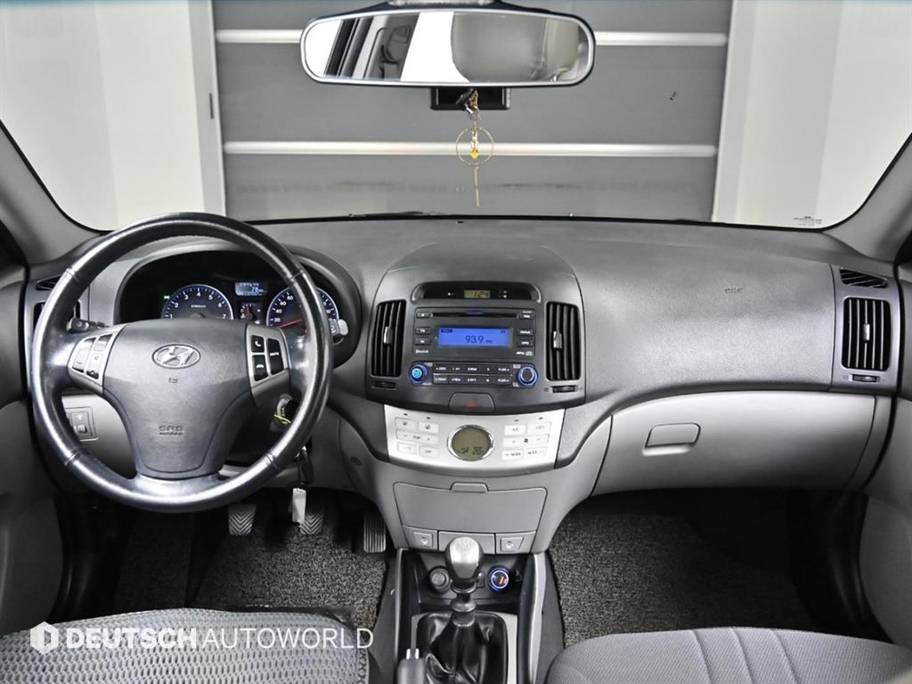 HYUNDAI Avante - Vista 7