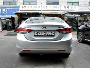 HYUNDAI Avante - Vista 6