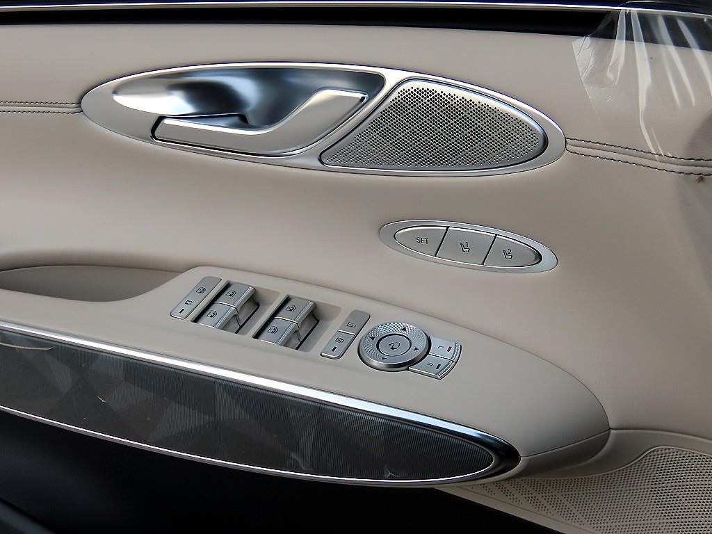 Genesis GV70 - Vista 12