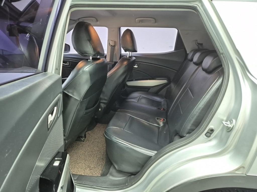 Ssangyong Tivoli 2016 Plateado - Importación desde Corea - HF Imports Iquique - Foto 19