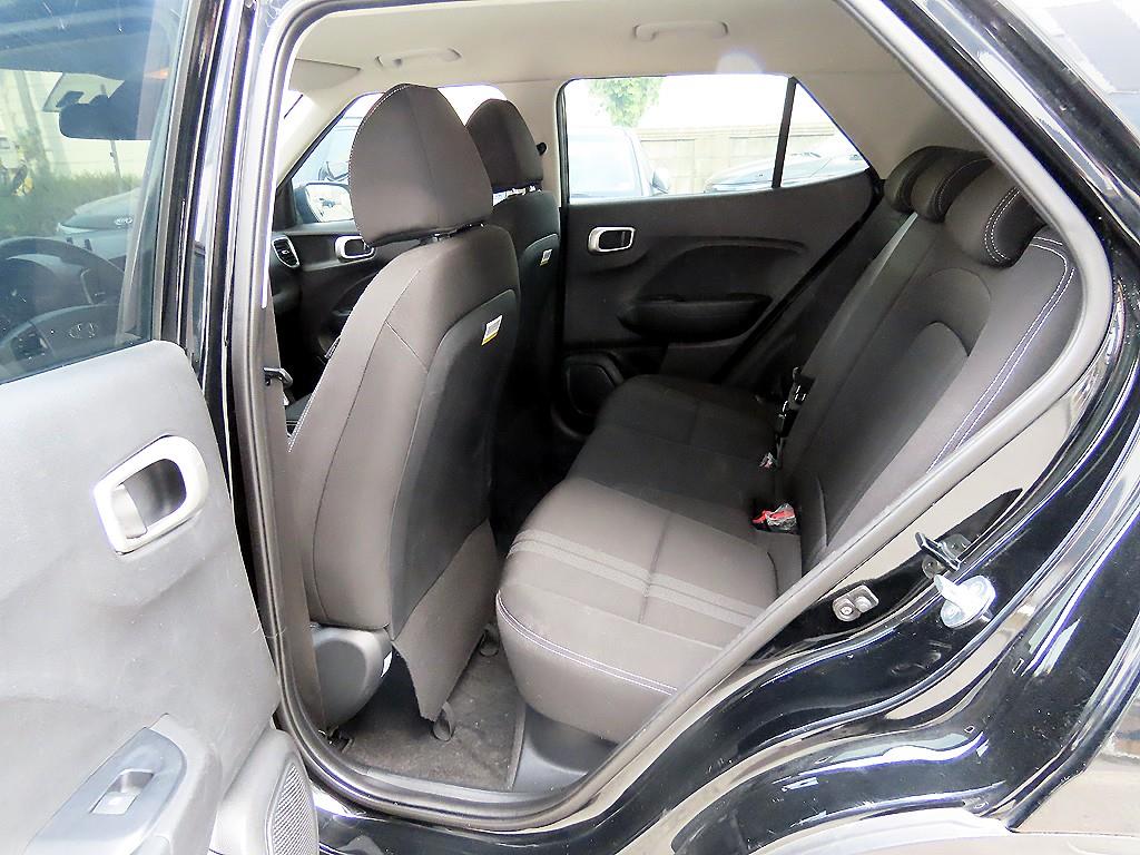 HYUNDAI Venue - Vista 6