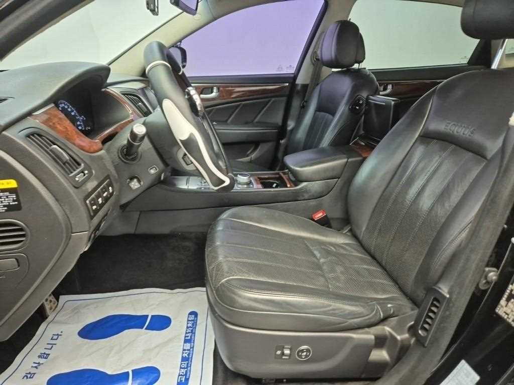 HYUNDAI Equus - Vista 11