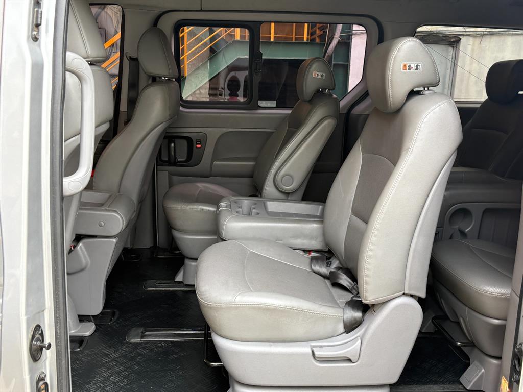 HYUNDAI Starex - Vista 11