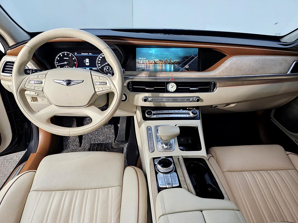 Genesis G90 - Vista 5