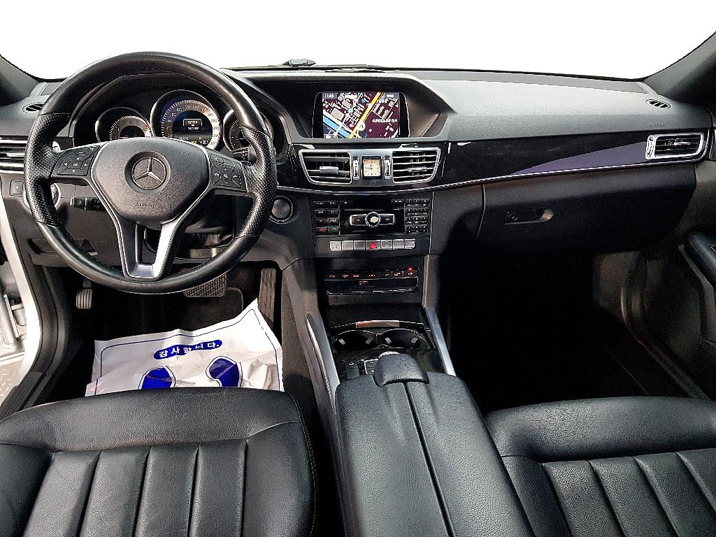 Mercedes Benz E class - Vista 5