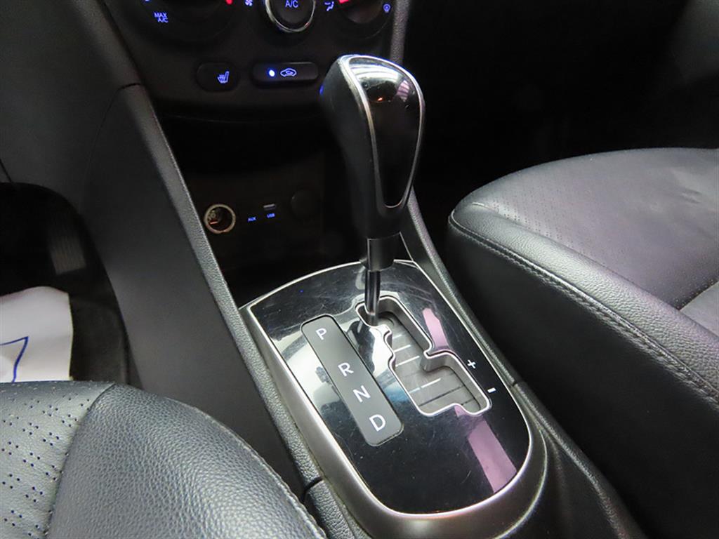 HYUNDAI Accent - Vista 11