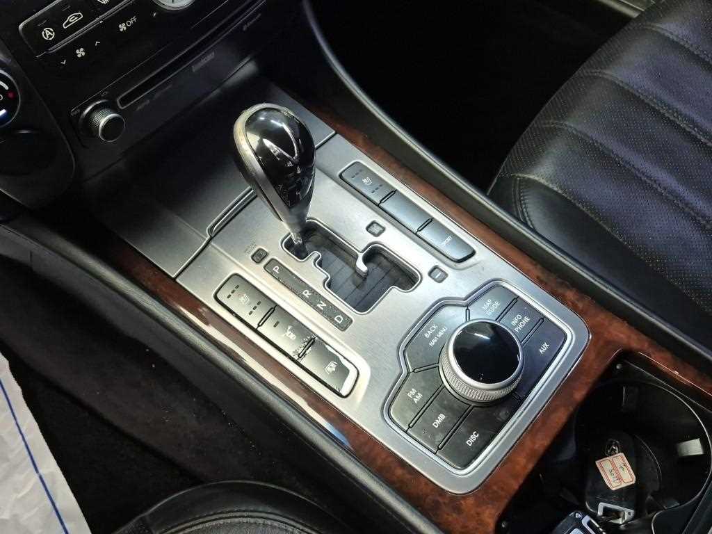 HYUNDAI Equus - Vista 8