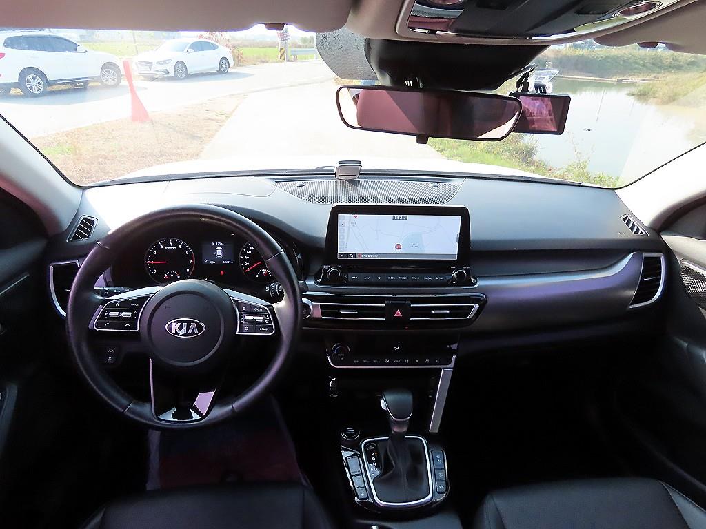 KIA Seltos - Vista 9