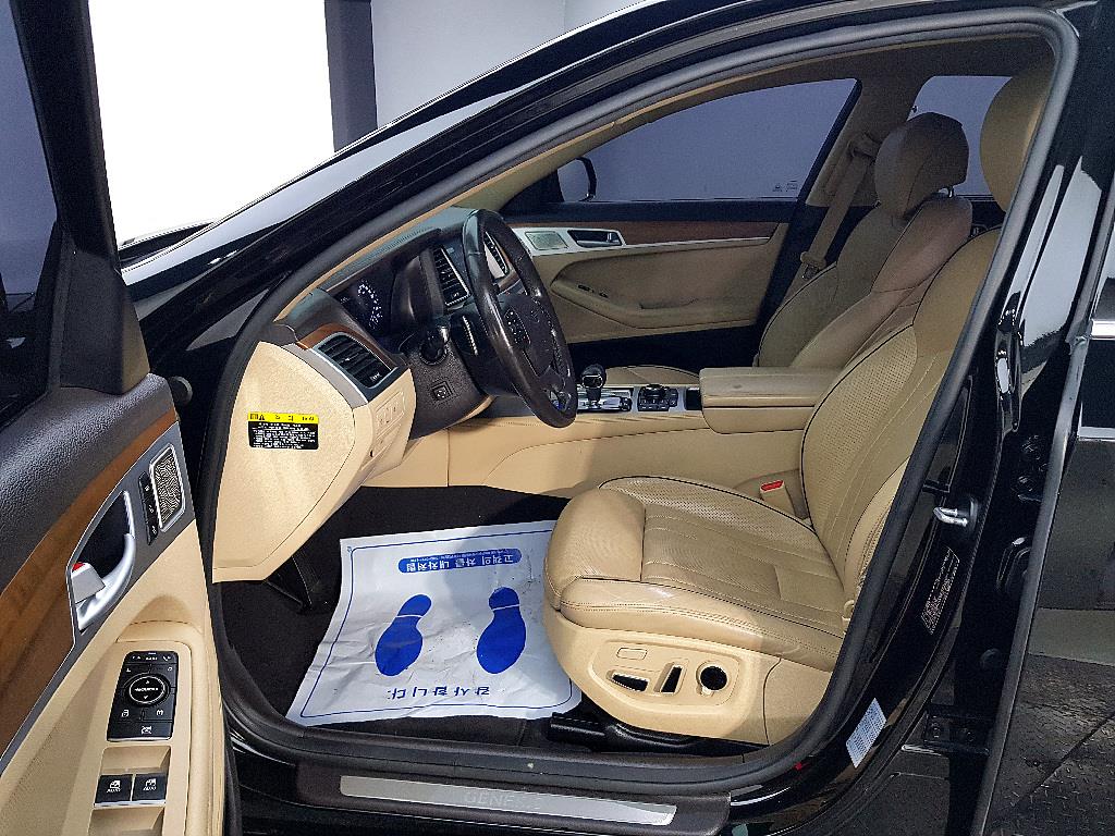 Genesis G80 - Vista 8