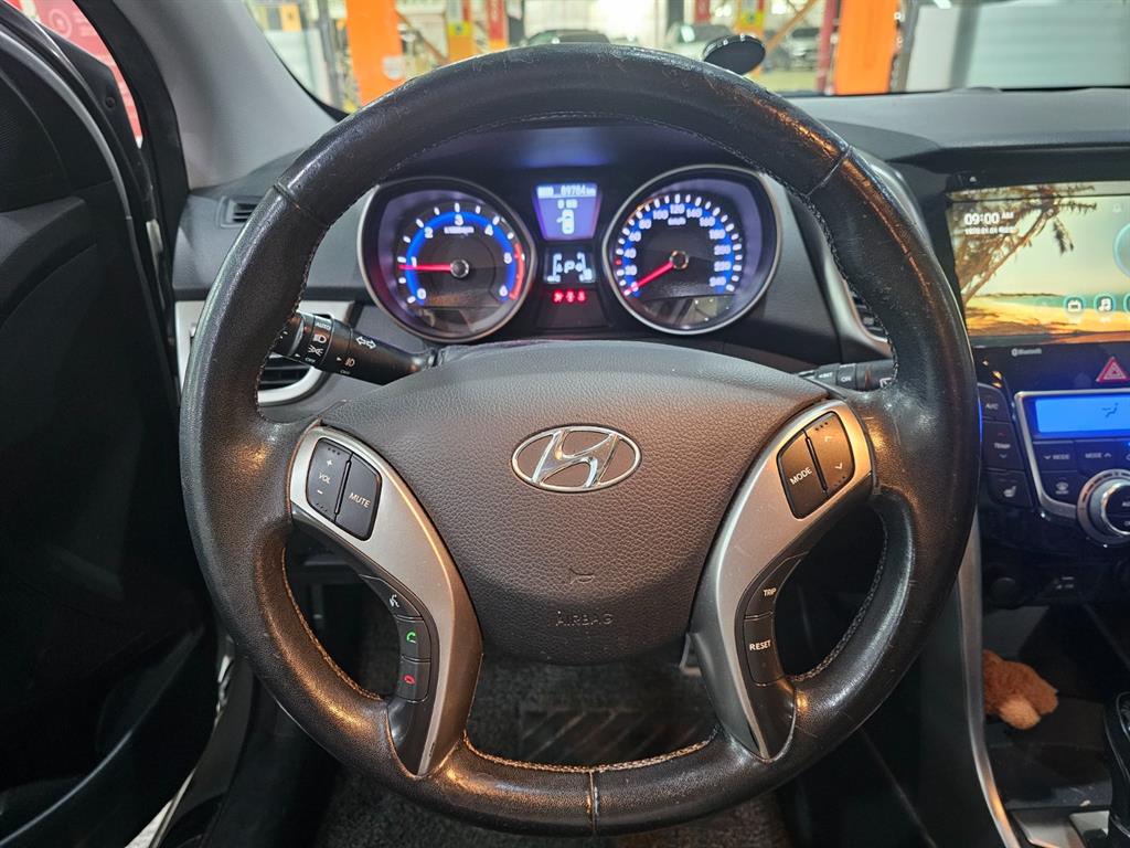 HYUNDAI i30 - Vista 6