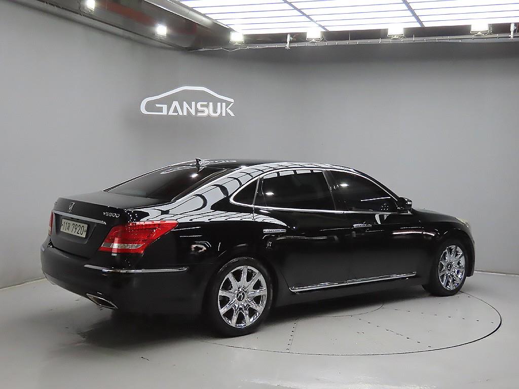 HYUNDAI Equus - Vista 7