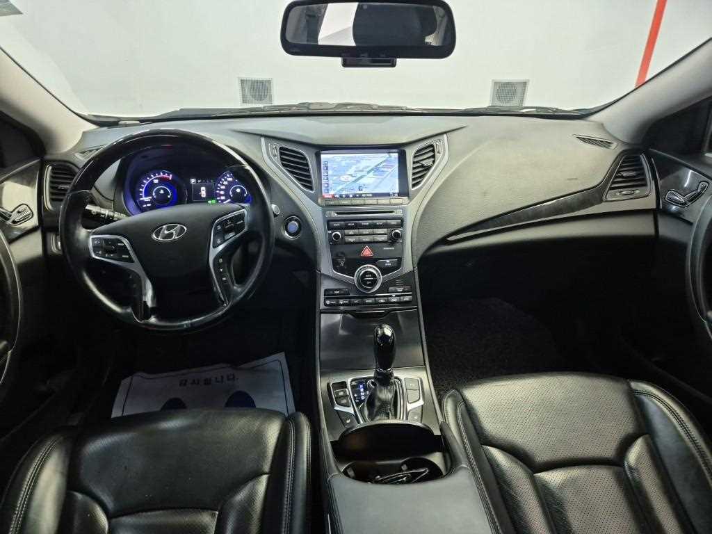 HYUNDAI Grandeur - Vista 7