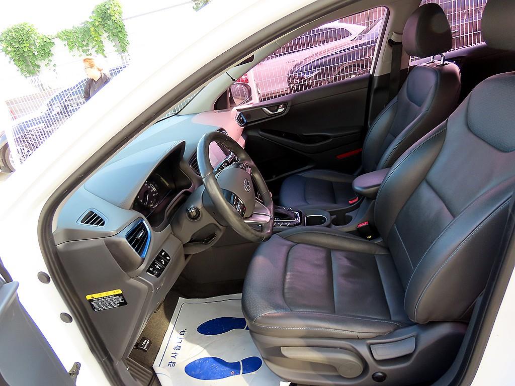 HYUNDAI Ioniq - Vista 5