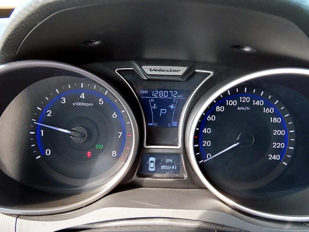 HYUNDAI Veloster - Vista 8