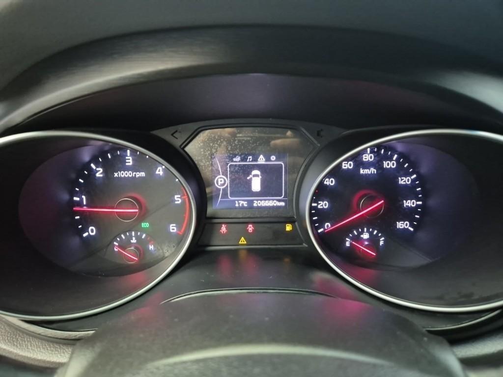 KIA Carnival - Vista 6