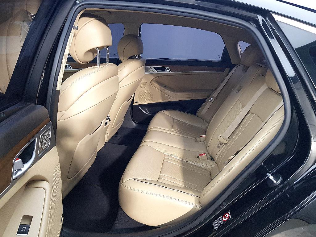 Genesis G80 - Vista 9