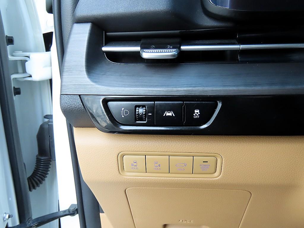 KIA Carnival - Vista 11