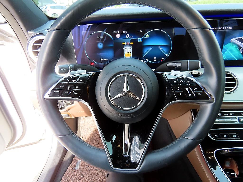 Mercedes Benz E class - Vista 8