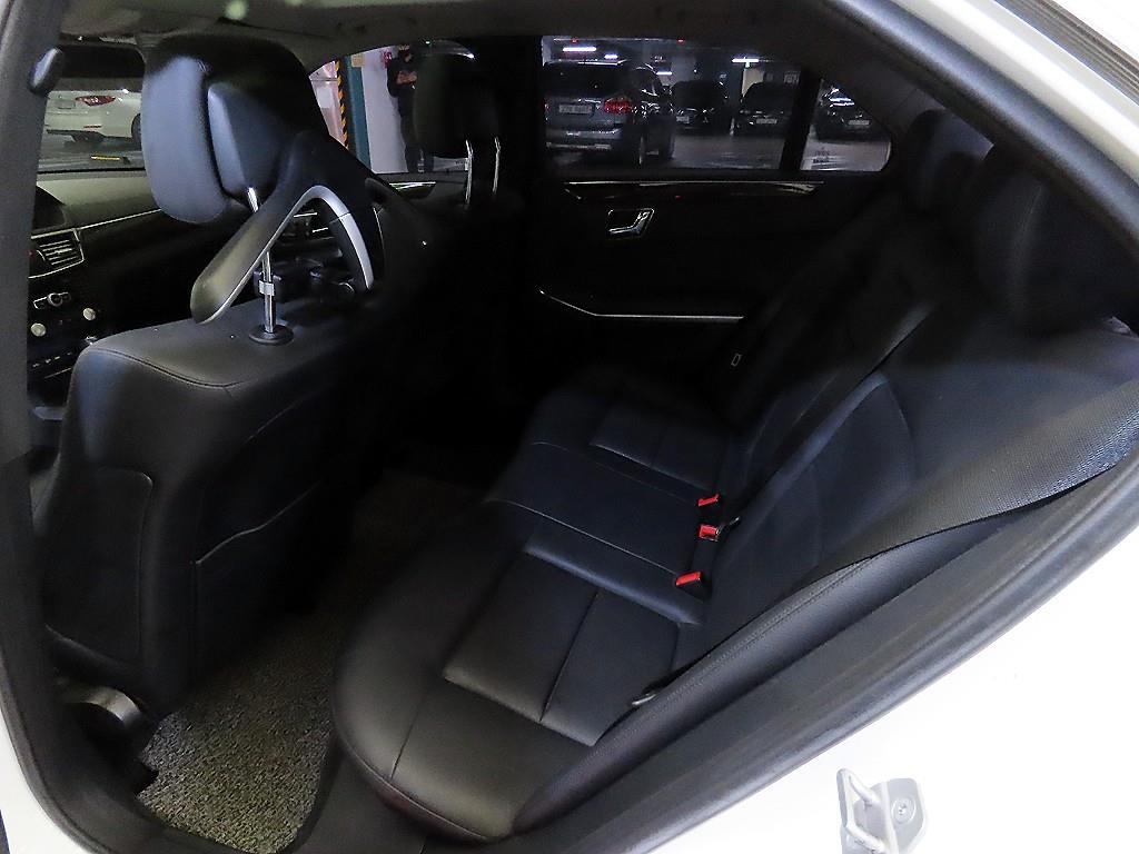 Mercedes Benz E class - Vista 7