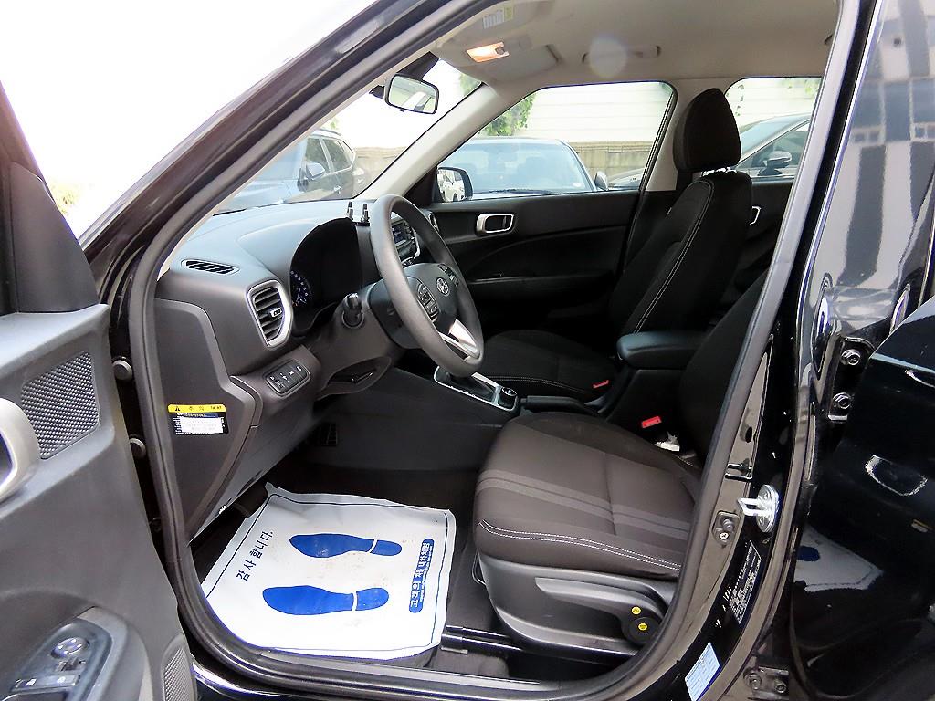 HYUNDAI Venue - Vista 5
