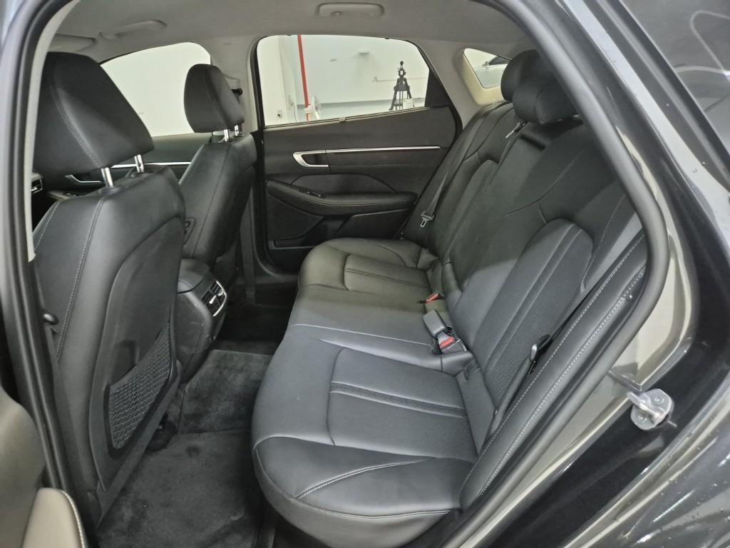 HYUNDAI Sonata - Vista 12