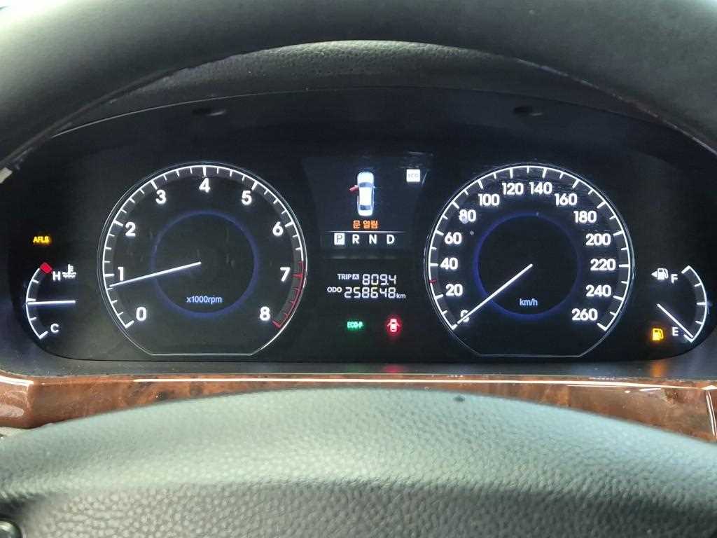 HYUNDAI Equus - Vista 6