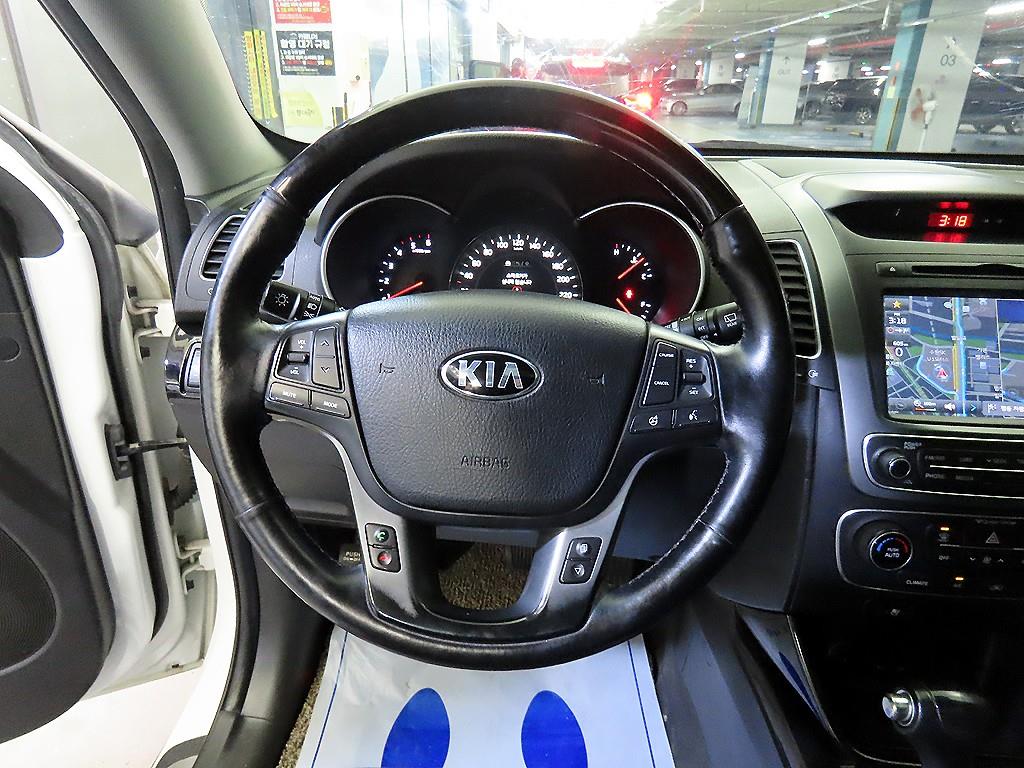 KIA Sorento - Vista 8