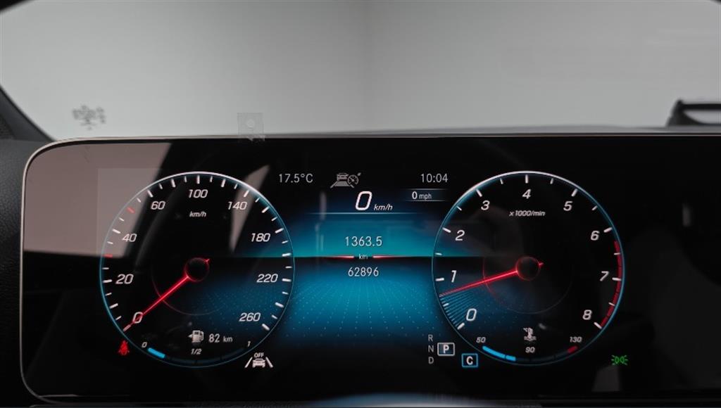 Mercedes Benz GLA Class - Vista 8