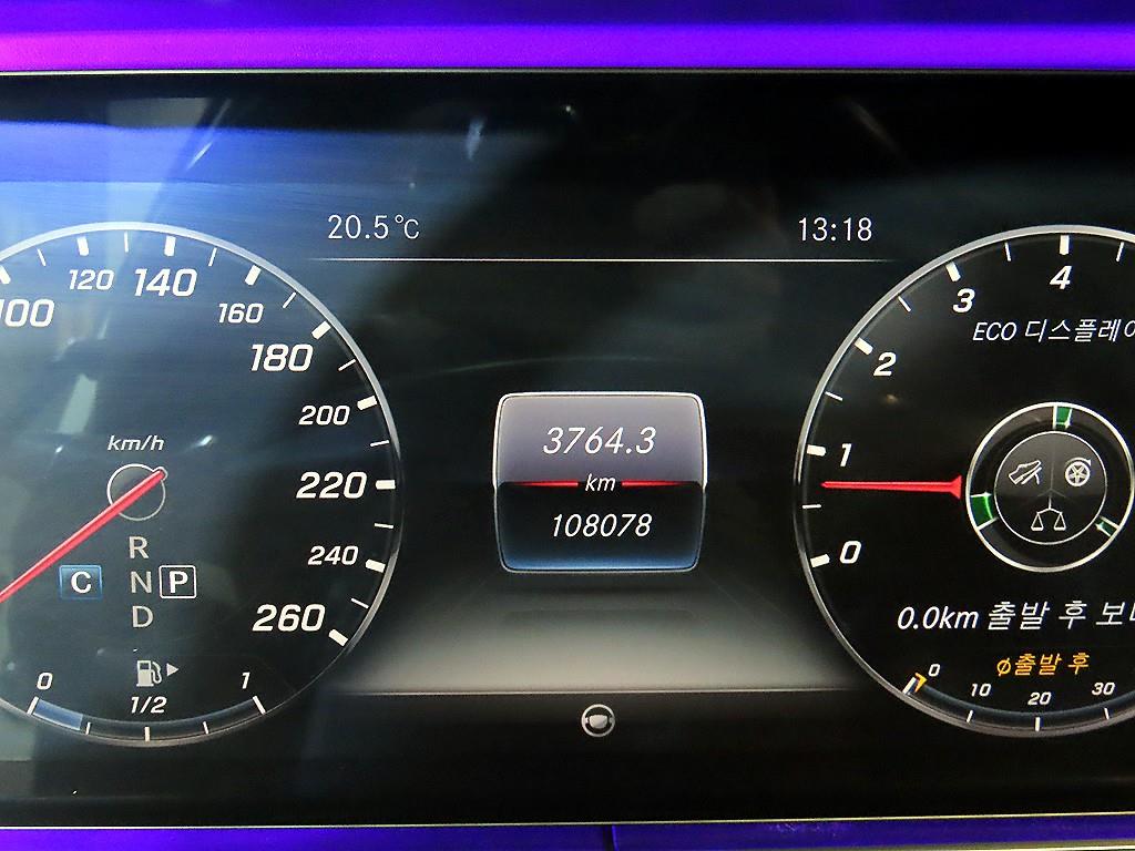 Mercedes Benz E class - Vista 9