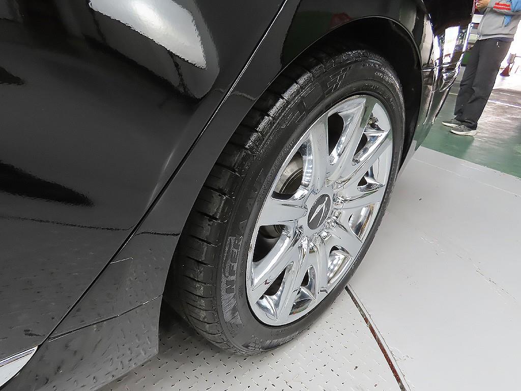 HYUNDAI Equus - Vista 9