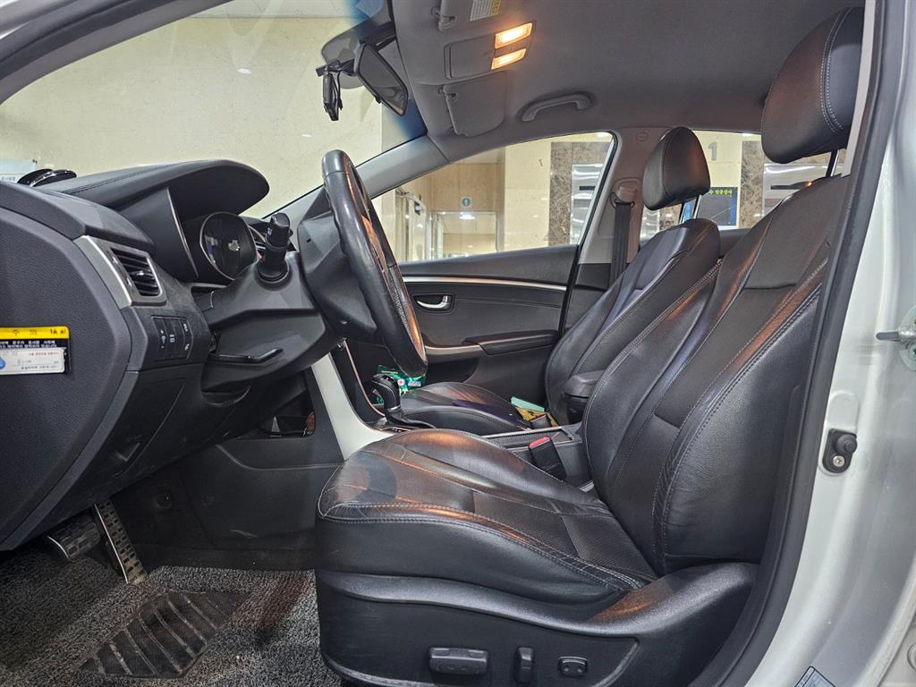 HYUNDAI i30 - Vista 10