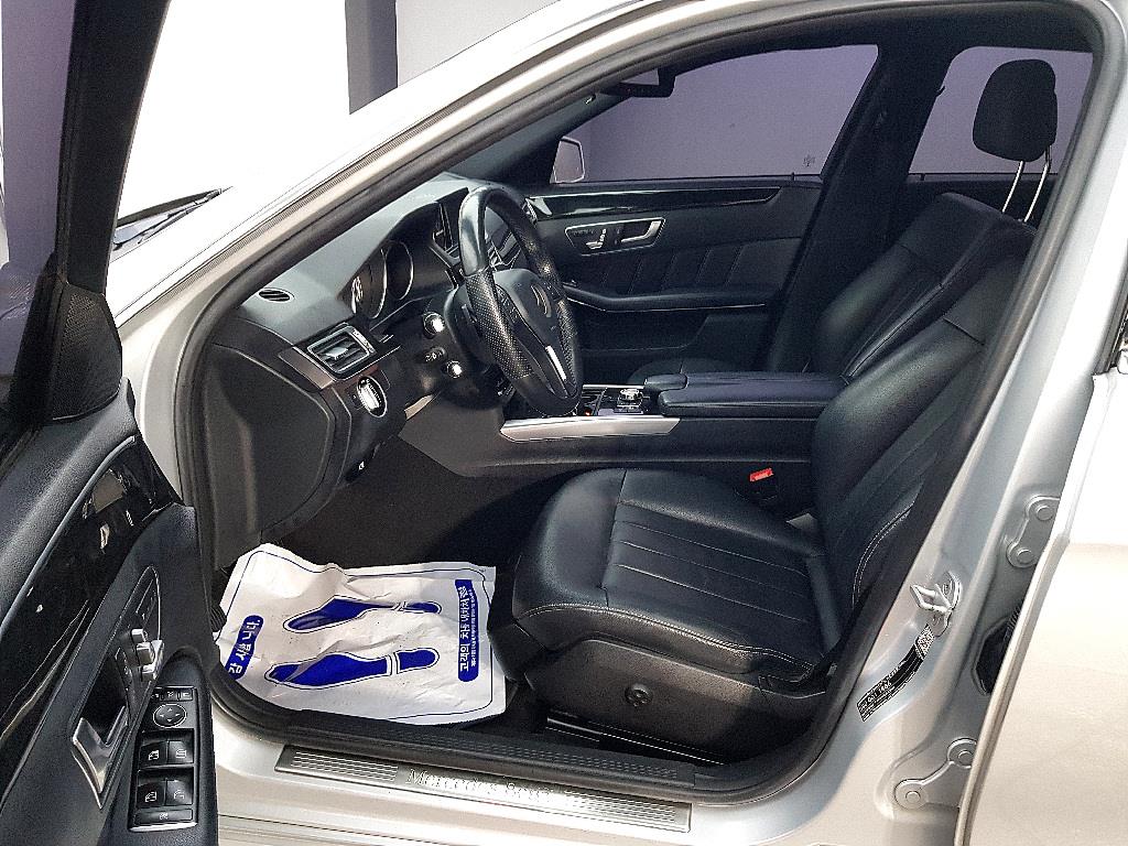 Mercedes Benz E class - Vista 8